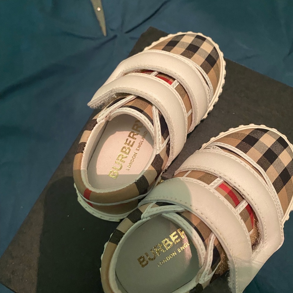 Burberry shoes